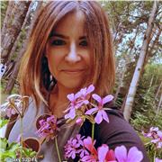 Insegnante offre aiuto e sostegno ad alunni. Specializzata come tutor dsa